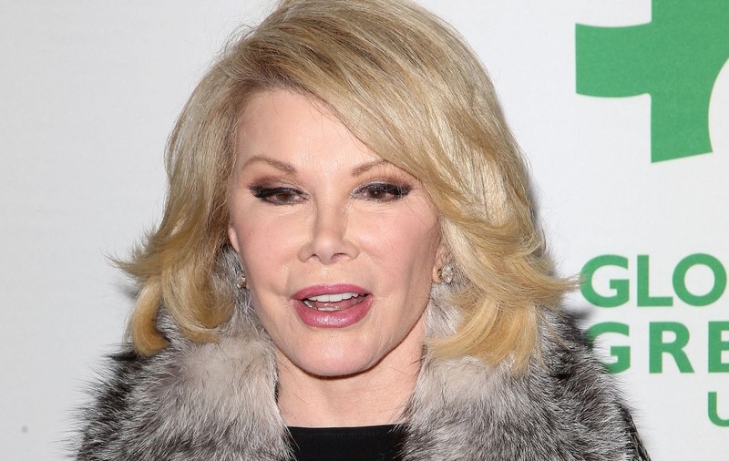 FIICA lui JOAN RIVERS vrea să îl dea ÎN JUDECATĂ pe MEDICUL care a OPERAT-O pe mama ei!