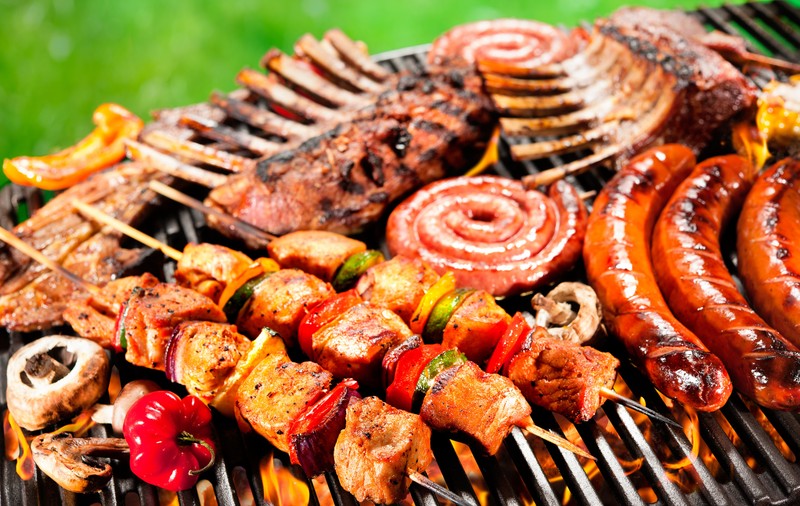 Greșeli pe care le faci la grătar. Trucuri pentru carne delicioasă