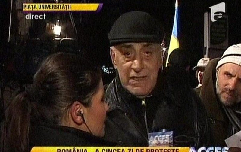 Viorel Lis, alungat din Piața Universității! Vezi de ce! FOTO