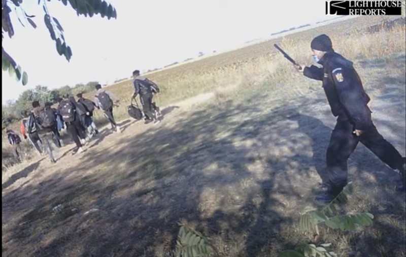 O investigație internațională dezvăluie cum vameșii români îi alungă pe refugiați în Serbia. Ce spune Poliția de Frontieră