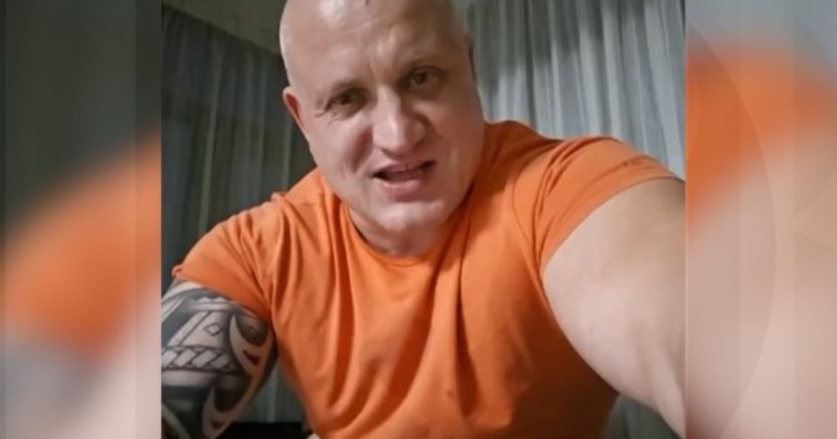 Gheorghe Irava, săltat de mascați și dus la audieri pentru instigare la vărsare de sânge. FOTO: Ziarul de Bacău