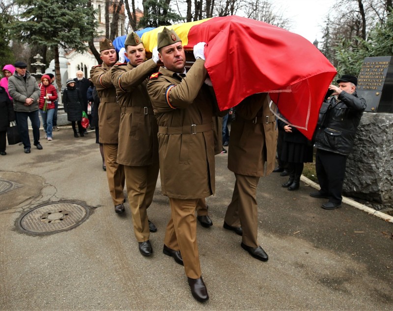 Filozoful Mihai Șora, înmormântat cu onoruri militare la Cimitirul Bellu
