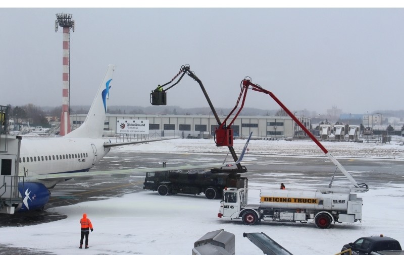 Ce curse aeriene au fost anulate marți. Vremea creează probleme pe aeroporturile din București, Sibiu și Craiova