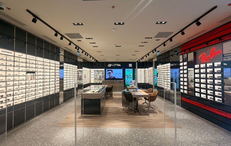 Magazinul OPTIblu din Mall Vitan București, acum într-un nou spațiu modern