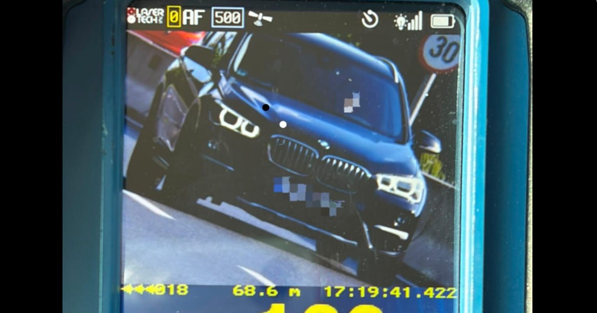 Un radar surprinde o mașină BMW circulând prin localitate cu 122 km/h, mai 2026