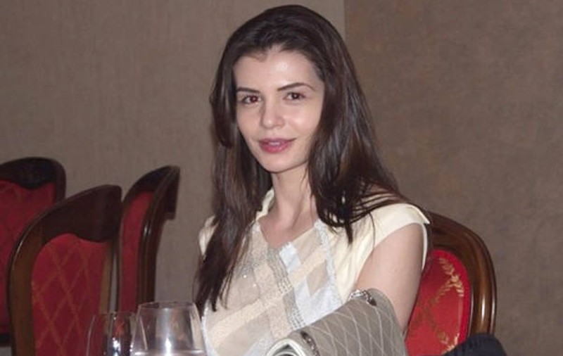 CU ATÂTA MACHIAJ nu ai mai VĂZUT-O DE MULT! Uite cum a apărut FARDATĂ MONICA GABOR!