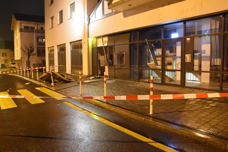 Pagube materiale de 100.000 de franci a produs explozia provocată de român. Foto: Poliția Cantonului St. Gallen