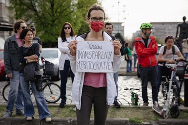 „Democrația trebuie păstrată”, spune Maria, aflată la primul protest din viața ei