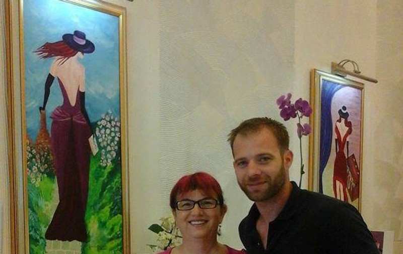 Aţi mai pomenit VIITOARE MIREASĂ AŞA RELAXATĂ? SIMONA NAE şi-a ALES PRĂJITURILE cu o ZI ÎNAINTE DE NUNTĂ! VEZI CE SUMĂ COLOSALĂ A CHELTUIT pentru DESERT! | FOTO