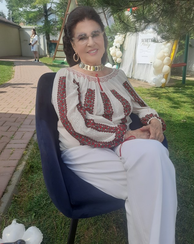 Dieta Irinei Loghin pentru a arăta cât mai bine la 87 de ani. Ce bea în fiecare dimineață. „Nu este ușor, dar așa mă mențin”