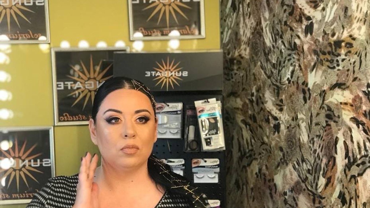 Cum s-a îmbrăcat Oana Roman la petrecerea Adelinei Pestrițu. Ținuta ca ținuta, dar săi vezi încălțămintea | FOTO