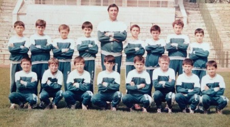 La juniorii Farului, primul din dreapta jos Foto: Arhiva personală