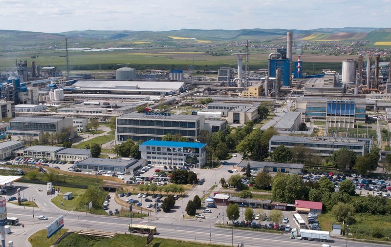 Patru persoane care lucrau pe platforma Azomureș au ajuns la spital, posibil intoxicate cu o substanţă necunoscută