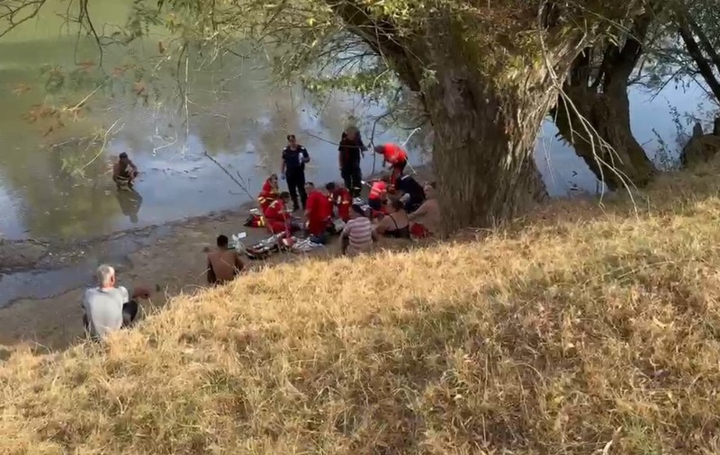 Un tată a murit încercând să-și salveze fetița de 6 ani din apele râului Timiș