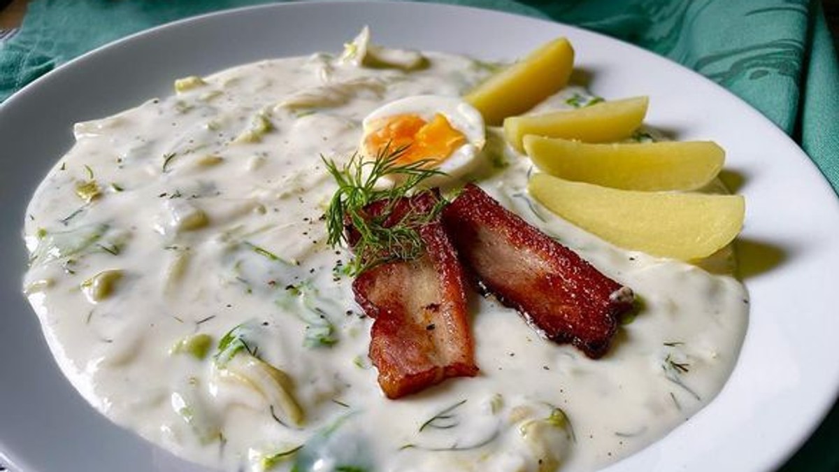 Mâncare de salată cu smântână, reţetă slovacă - Imagine cu o porţie de mâncare de salată cu smântână