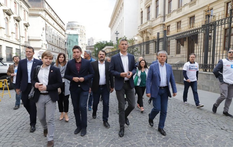 USR-PLUS, despre scenariile post-moţiunea de cenzură: "Avem soluţii!"
