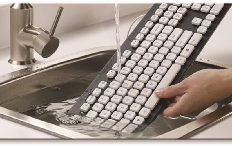 Atenţie! Tastatură la apă!