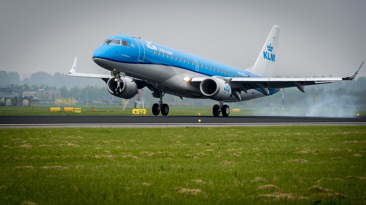 KLM și-a cerut scuze după ce a dezvăluit pe Twitter care sunt cele mai sigure locuri din avion în cazul unei prăbușiri