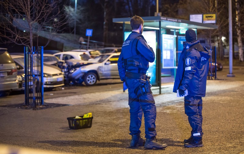UPDATE | Un bărbat a intrat cu mașina în mulțime în Helsinki. O persoană a murit