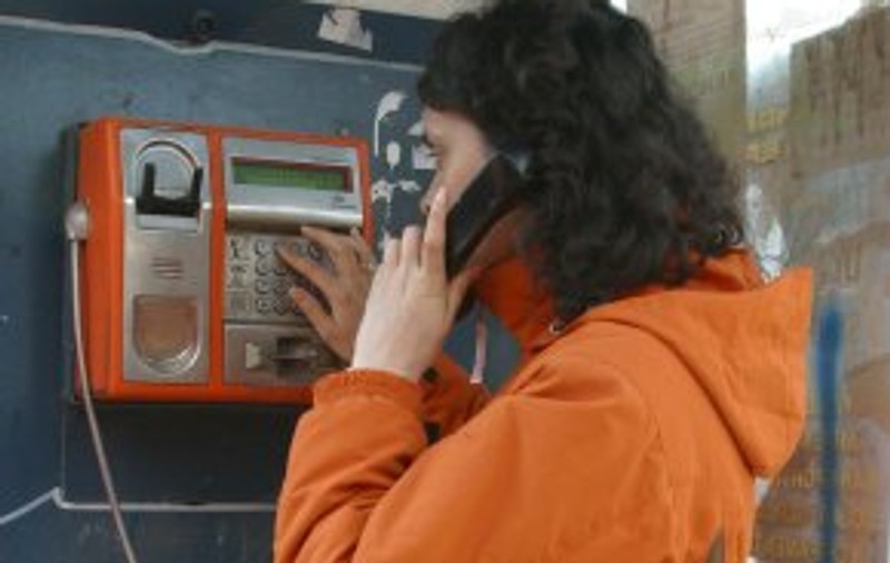 Piedone renunţă la cabinele telefonice inestetice ale Romtelecom