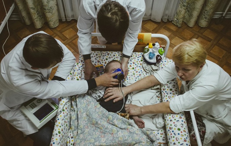 Imagini cutremurătoare din orfelinatele din Belaus: “Picioarele lor sunt scobitori acoperite cu piele”