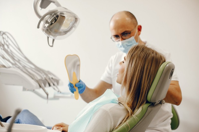 foto: implant dentar