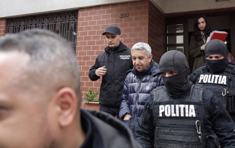 Dan Diaconescu, reținut pentru 24 de ore, sub acuzația de „act sexual cu minore și folosire a prostituției infantile”
