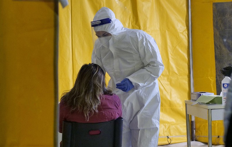 În România au fost analizate până acum 76 de probe pentru a identifica noi tulpini de COVID. Nu a fost depistat niciun caz nou în afară de cel de la Giurgiu