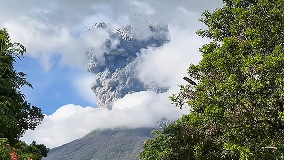 Vulcanul Kanlaon erupție