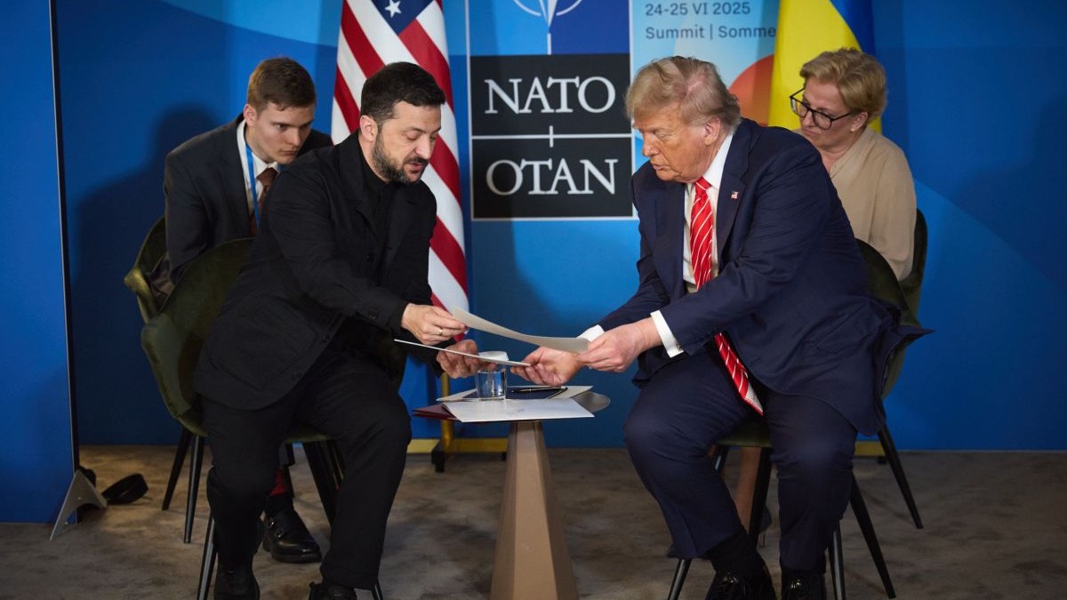 Donald Trump (R), se întâlnește Volodimir Zelenski, în marja unui summit NATO de la Haga, Olanda, 25 iunie 2025
