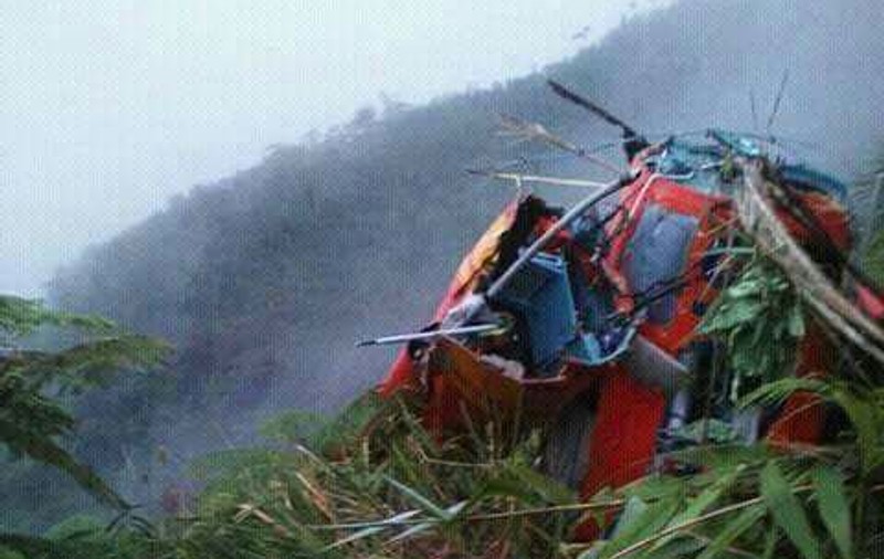 Opt oameni au murit, după ce un elicopter s-a prăbușit în Indonezia. Aparatul, folosit într-o misiune de salvare în urma erupției unui vulcan