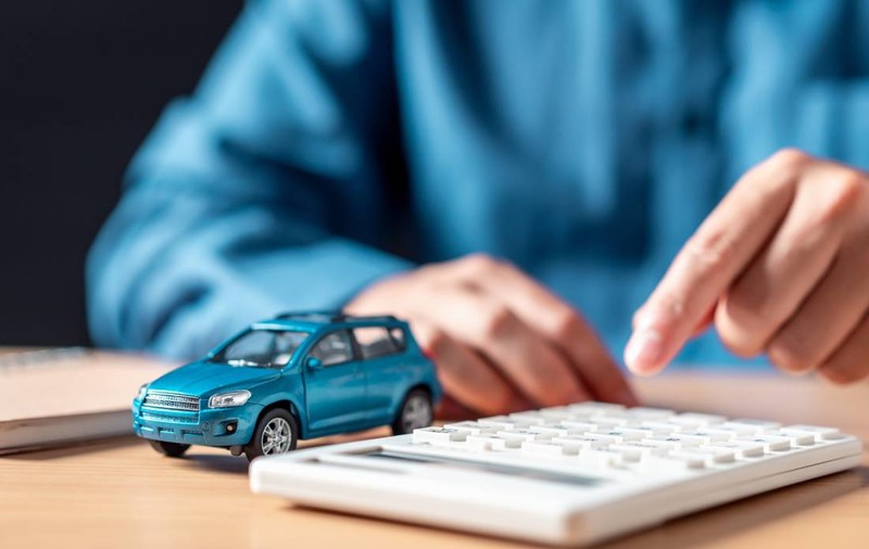 RCA se schimbă, firmele de asigurări vor fi obligate să le spună șoferilor pentru ce dau banii
