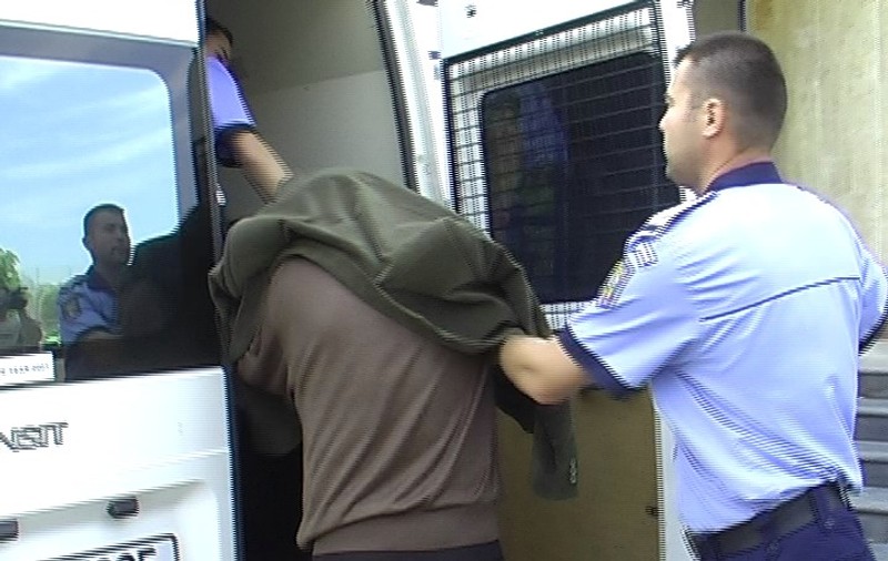 Profesorul de sport din Botoșani acuzat de pedofilie a fost reținut pentru 24 de ore