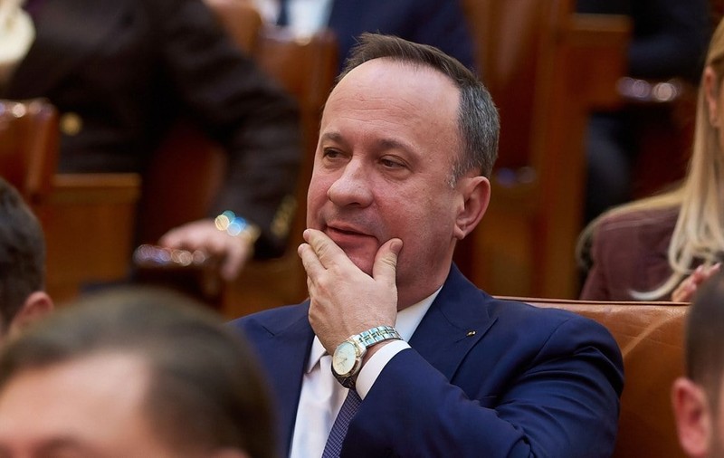 Reacția lui Adrian Câciu după ce a țipat și i-a dat peste mână senatoarei Gabriela Horga, iar PNL a anunțat că va sesiza CNCD
