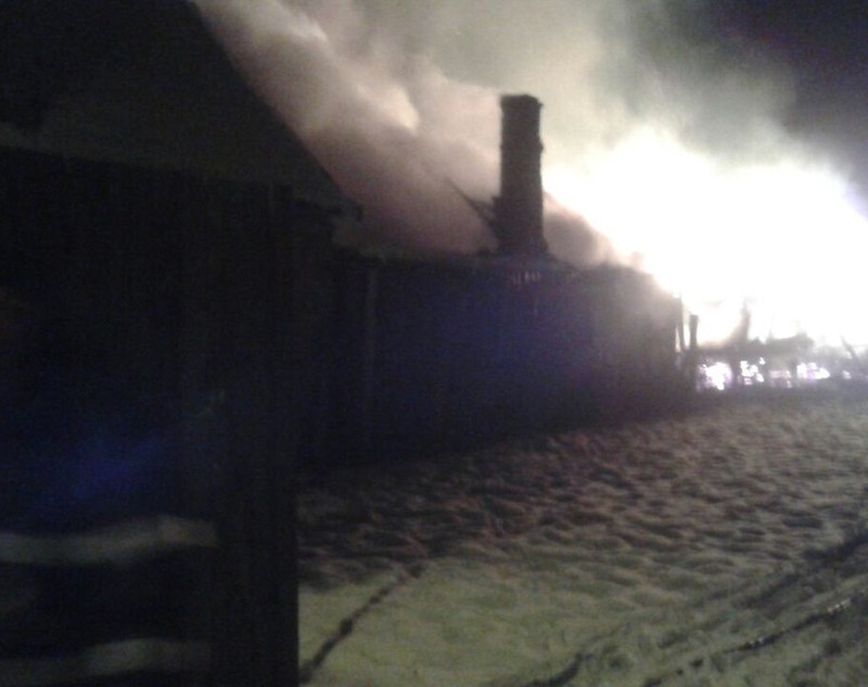Două case şi o şură au luat foc, în localitatea braşoveană Hălchiu| FOTO/VIDEO