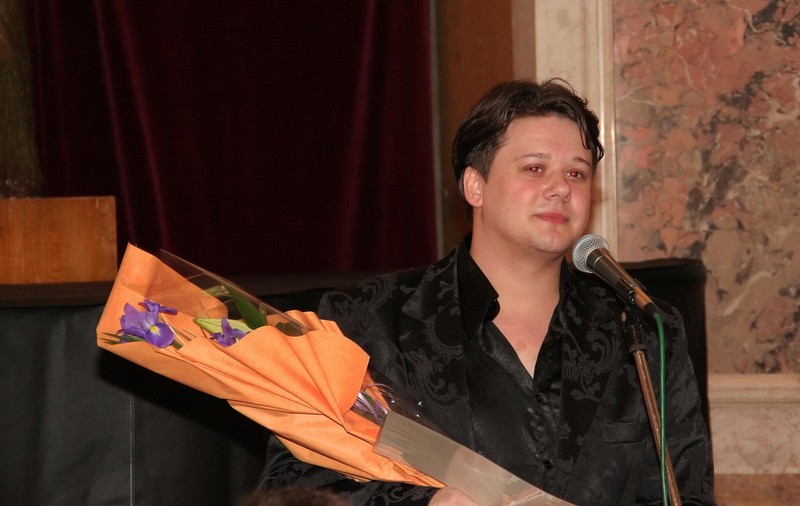 Fuego îşi SERBEAZĂ azi ziua de NAŞTERE! La 38 de ani, artistul mărturiseşte cu MODESTIE: "Sunt ce sunt datorită FANILOR MEI"