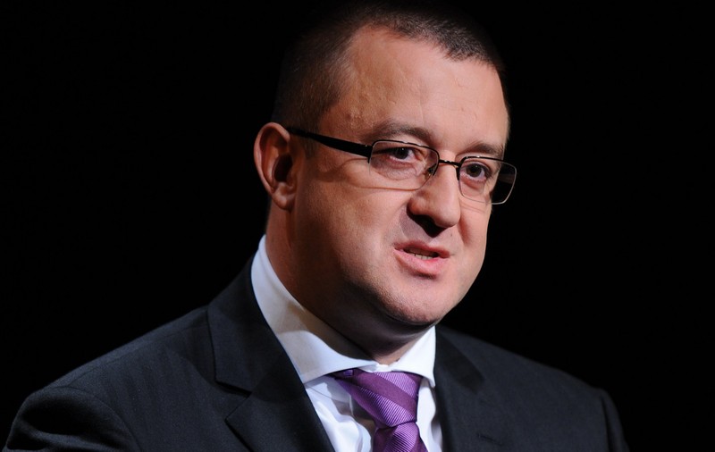 Patru din ultimii cinci conducători ai ANAF și-au băgat mâinile până la cot în “borcanul cu miere”
