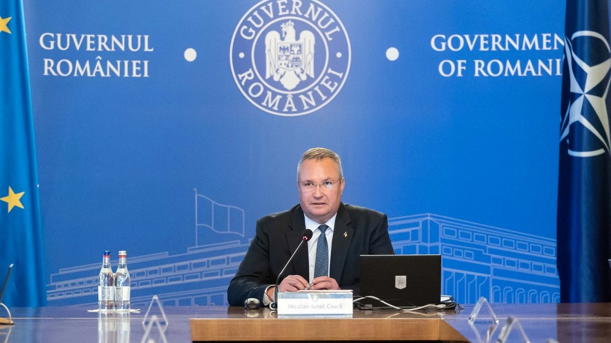 Sedinta de urgenta la Guvern dupa ce Blue Air a suspendat zborurile. Primele masuri anuntate de Executiv. Foto: Inquam Photos / Octav Ganea