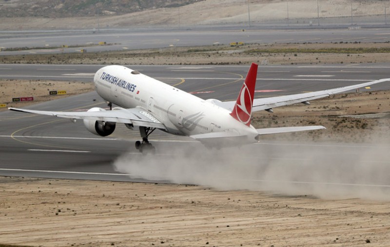 Un avion al companiei Turkish Airlines, avariat la aterizare