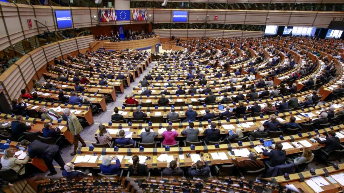 Parlamentul European a votat pentru renunțarea la ora de vară. Când intră în vigoare măsura