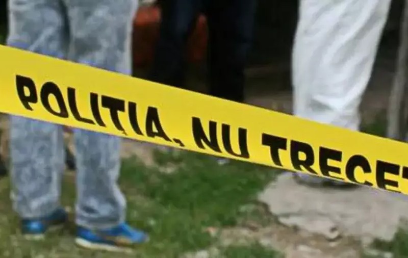 Un poliţist de 39 de ani din Roman s-a sinucis în locuinţa sa, cu arma din dotare