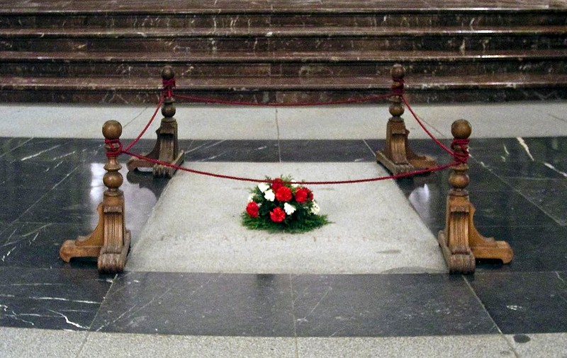 Curtea Supremă din Spania a blocat exhumarea trupului lui Franco din mausoleul ridicat de fostul dictator