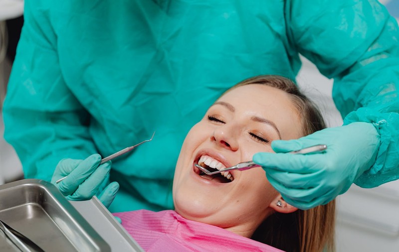Dr. Alexandra Mircea explică opțiunile moderne pentru corectarea esteticii dentare