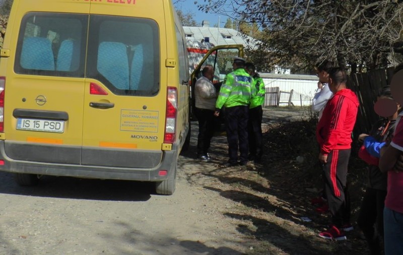 Fetiță de trei ani, ucisă de microbuzul școlar plin cu elevi, în Iași. Detalii șocante: A fost călcată cu roata pe cap
