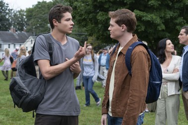 Toby Wallace și Sean Berdy, în rolurile celor doi frați / Foto: Netflix