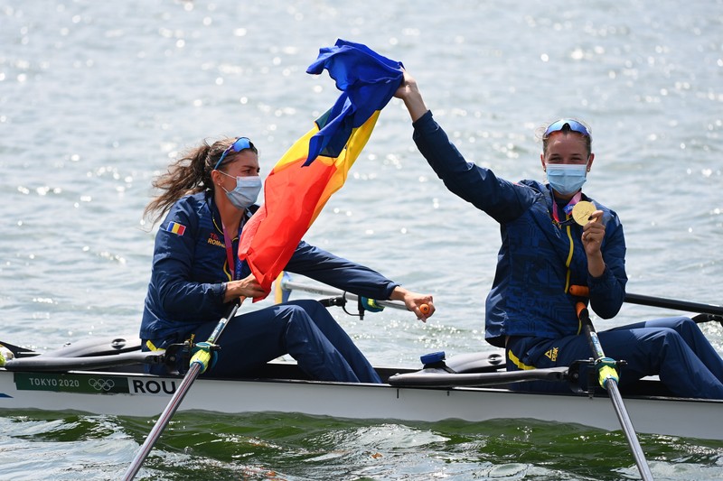 „Asta e cursa noastră”, și-a spus Simona (dreapta) și așa a fost, o cursă de aur. Foto: Raed Krishan