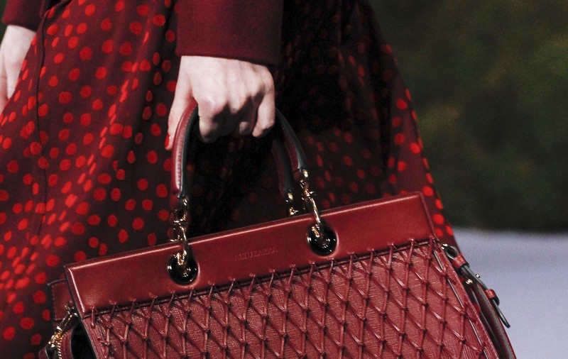 Smart shopping! 5 posete cool sub 200 de lei