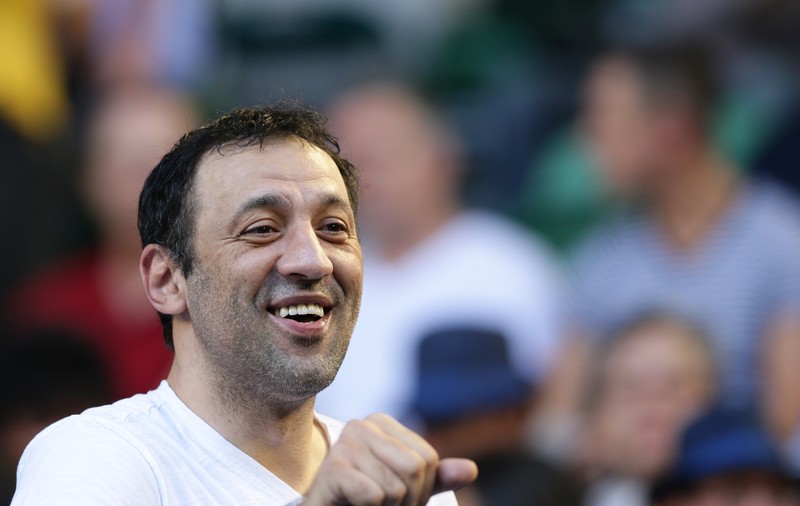 Sârbul Vlade Divac va intra în Hall of Fame. Fostul mare baschetbalist are o fundație care ajută sute de mii de refugiați