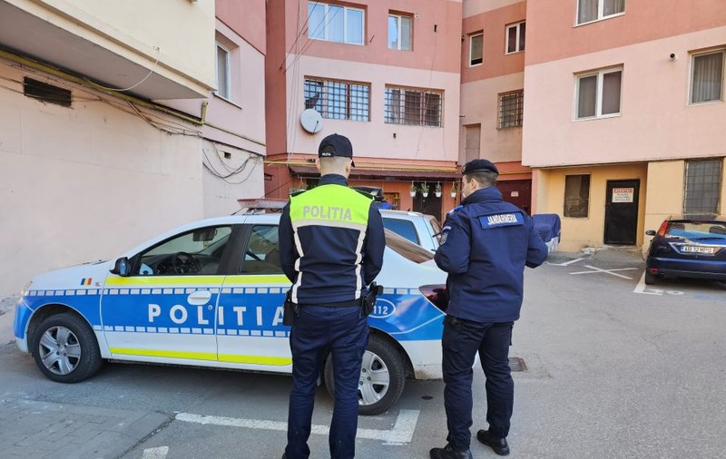 Filmul tragediei de la Alba: copil ucis de tată, polițiștii stau 3 ore la ușă. „Nu a reieșit risc iminent. Mama nu a spus că e în pericol”