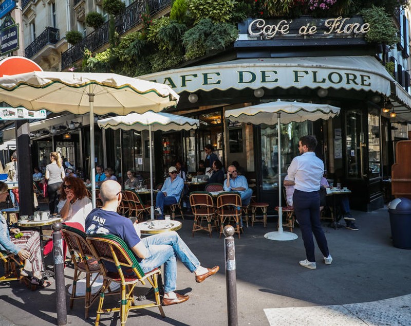 Restaurantele, cafenelele și terasele s-au redeschis și în Franța